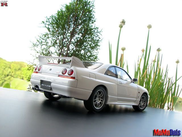 nissan skyline r33 diecast model